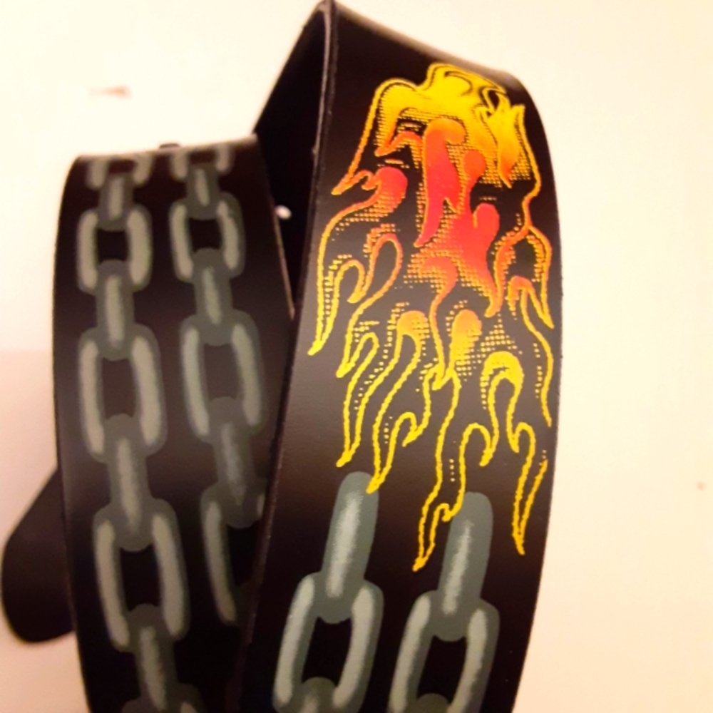 Amity black belt with faux chain links and bird pattern